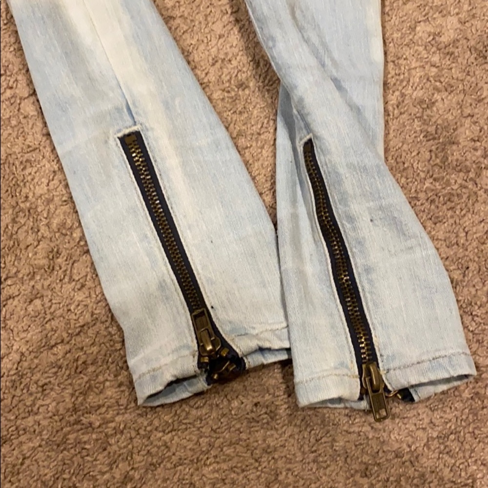 Jeans - Picture 2 of 3